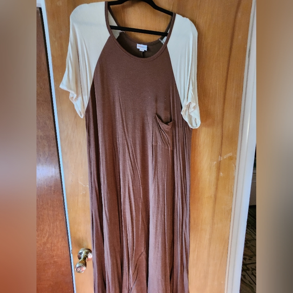 Carly dress